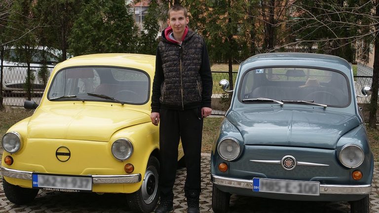 Mladi Mustafa Čobo iz Kaknja jedini u BiH reparira Zastavine automobile (VIDEO)