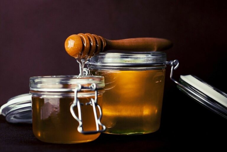 Med je supernamirnica: 10 blagodati koje donosi jedna kašika dnevno