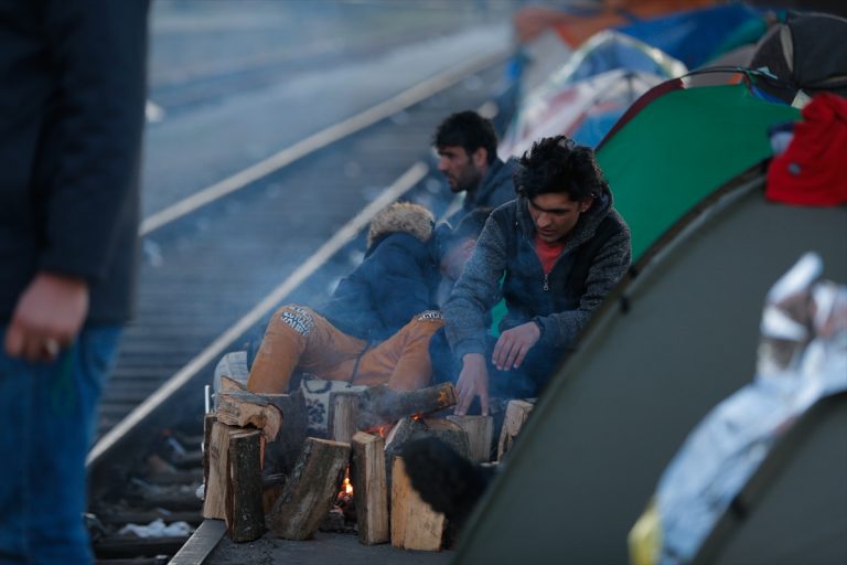 EU će dati po 2.000 Eura migrantima u Grčkoj da se vrate u svoje zemlje