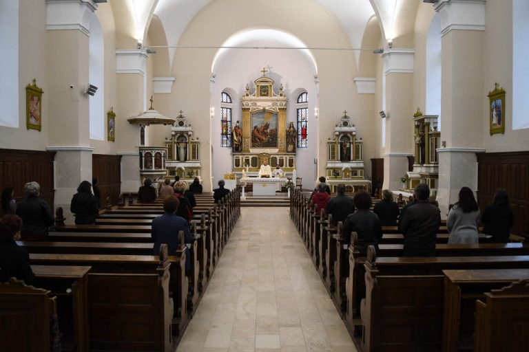 Zenica: Nedjeljnoj misi prisustvovalo dvadesetak vjernika