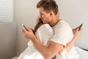 mobiteli parovi 696x466 1