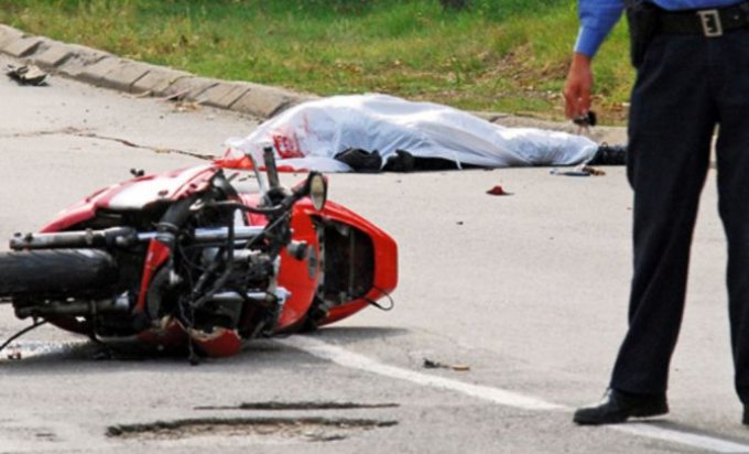 Sudar automobila i motocikla: Poginula djevojka
