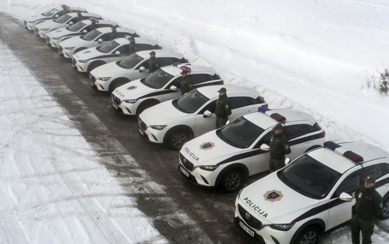 OGLASILI SE IZ ZENIČKE POLICIJE: Evo šta sve morate posjedovati od zimske opreme i kakve su kazne