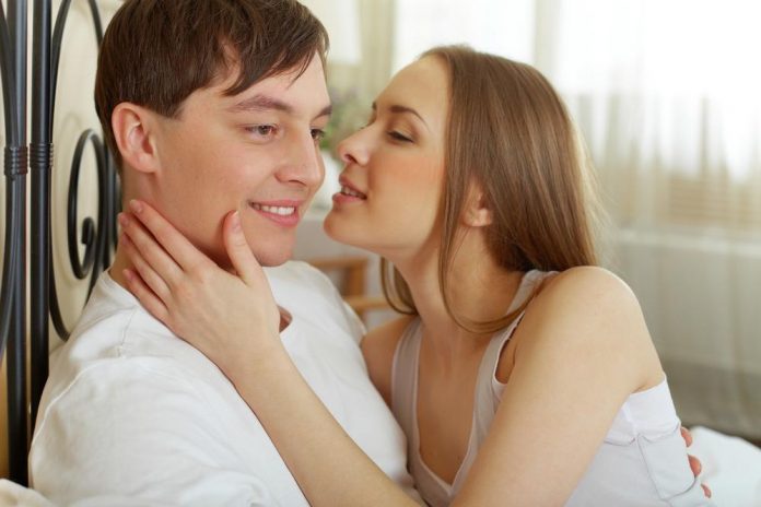 muskarac i zena krevet 696x464 1