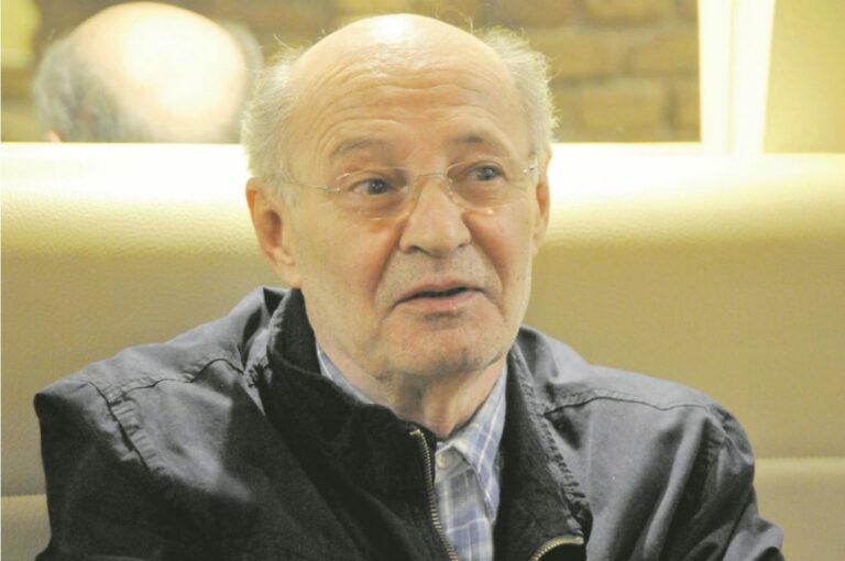 Legendarni Mustafa Nadarević je bolje, dobio je i koji kilogram