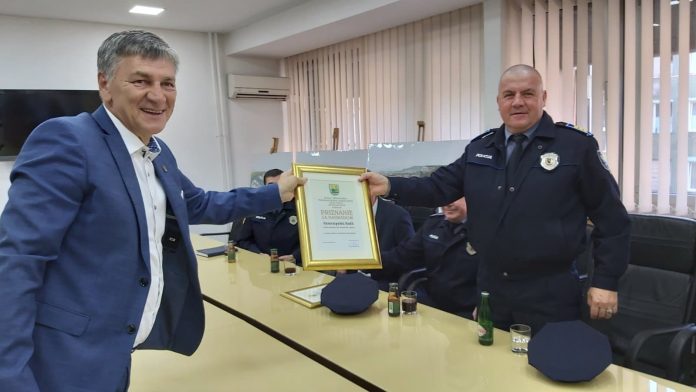 Gradonačelnik Kasumović uručio priznanja policijskim službenicima PU I Zenica