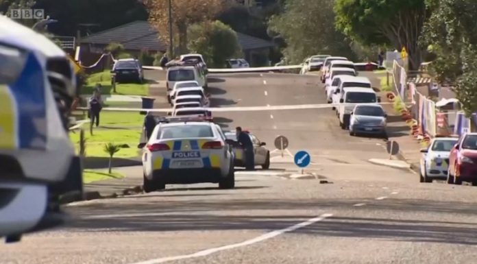 novi zeland policija 696x385 1
