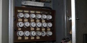 osiguraci struja 696x344 1