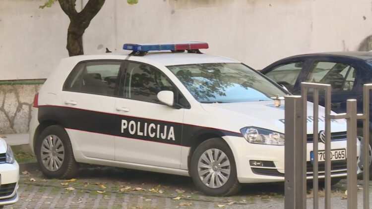 policijaaa policijaaa