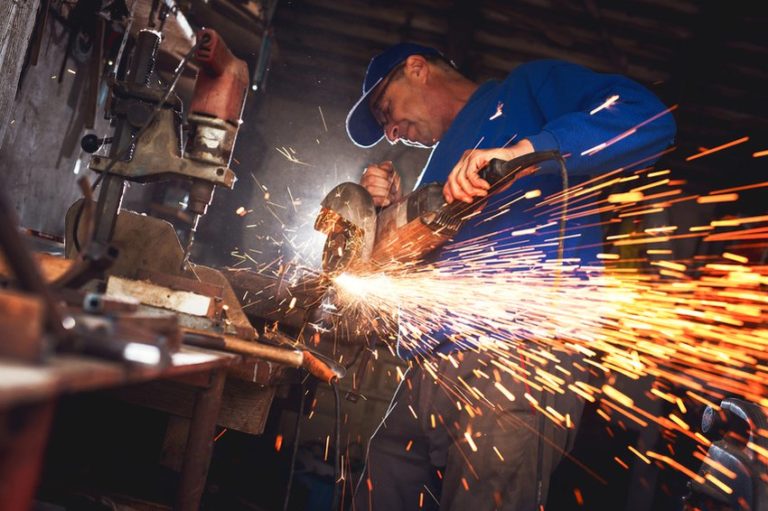 Za tri mjeseca 2019. više od 2.500 novih radnika u privatnom sektoru, u javnom i dalje veliki broj uposlenih