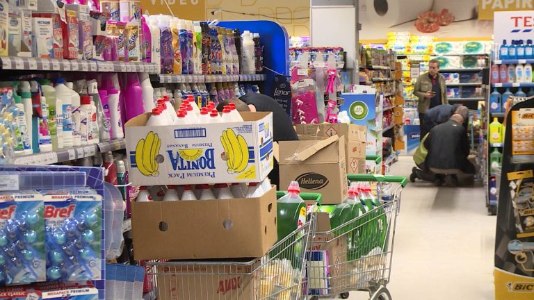 Radnici premoreni: Šta će se desiti sa isplatama plata nakon aprila