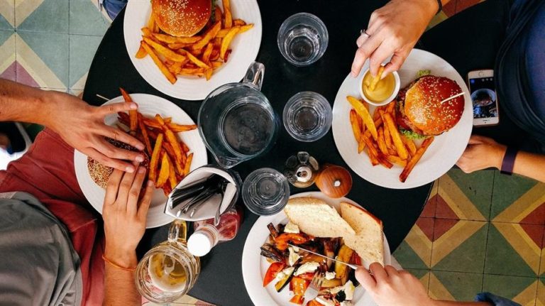 Večera prije 21 sat smanjuje rizik od karcinoma