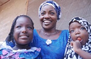 rizikat nigerijka plave oci