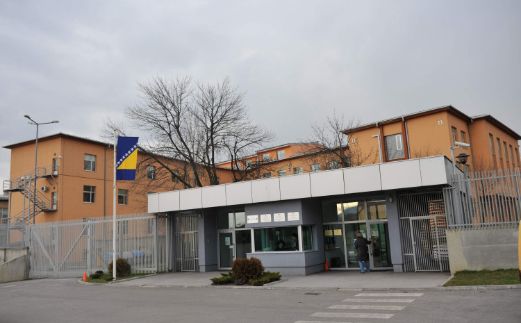 Niko od osumnjičenih u aferi “Respirator” se nije pojavio na sudu, ali jeste Asim Sarajlić