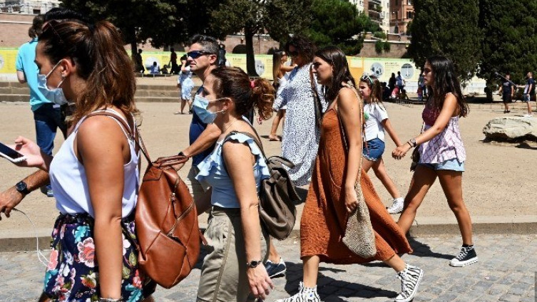 Učenici u Italiji se vraćaju u klupe, strahuje se od novog talasa korone