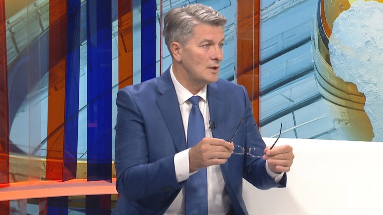 Šemsudin Mehmedović poručio SDA: “Neka vam je sretno sa doživotnim predsjednikom!”