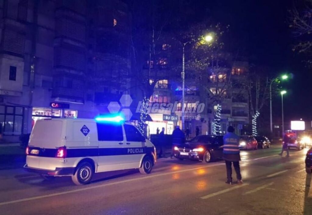 saobracajna capljina policija bljesak