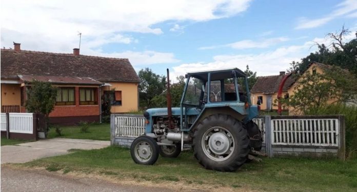 selo klanje 1 696x374 1