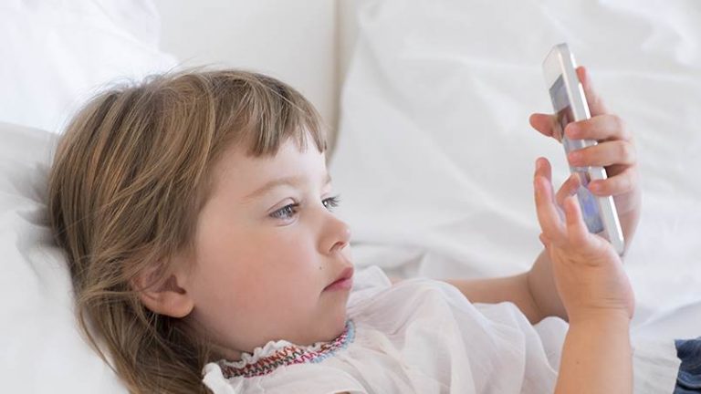 Ruke dezinficirate, a što je s mobitelom?