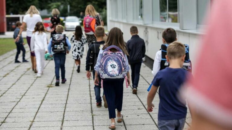 Zbog zatvaranja škola djeci prijeti generacijska katastrofa