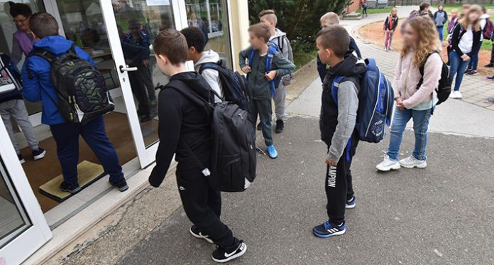 skolska godina 696x373 1