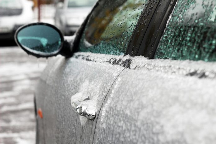 snijeg led auto 696x463 2