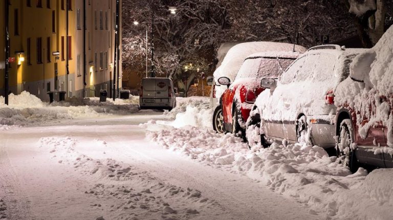 Trikovi da se na autu ne zalede stakla, retrovizori, brava..