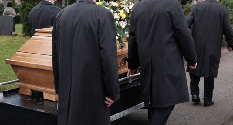 U Njemačkoj nedostaju radnici, traže se i nosači lijesa