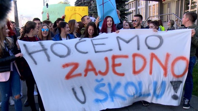 Srednjoškolci iz cijele BiH poručili vlastima: Ne želimo podjele