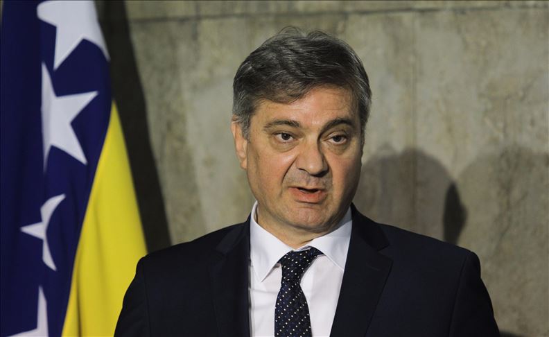 thumbs b c 3f9719e7374e61082c4ac5b408d93357