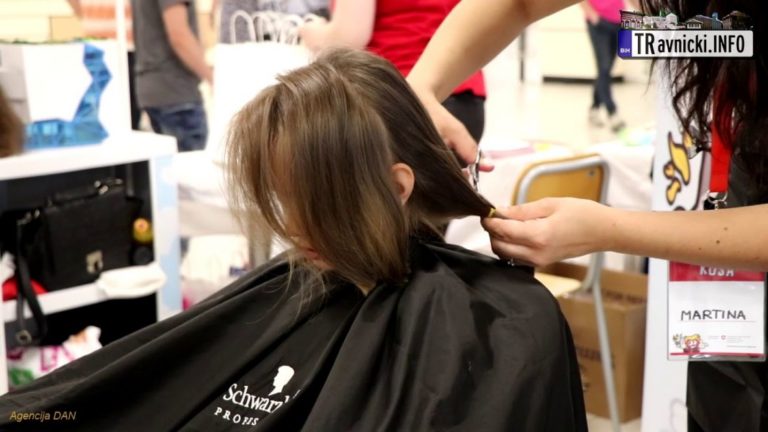 Srednjoškolci iz Travnika donirali kosu za djecu oboljelu od raka