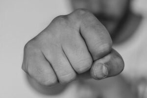 tuca udaranje 696x464 1