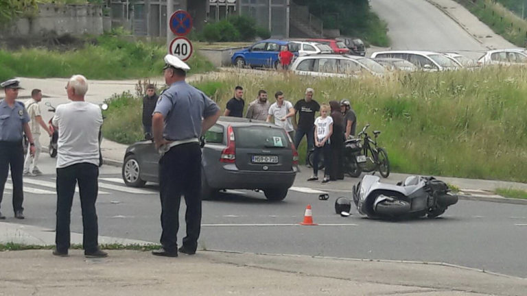 U zeničkom naselju Crkvice povrijeđeni vozač motocikla i njegova maloljetna kćerka