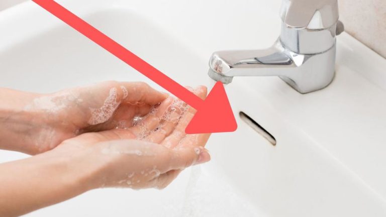 Znate li za šta služi ova rupa na umivaoniku: Dva su dobra razloga