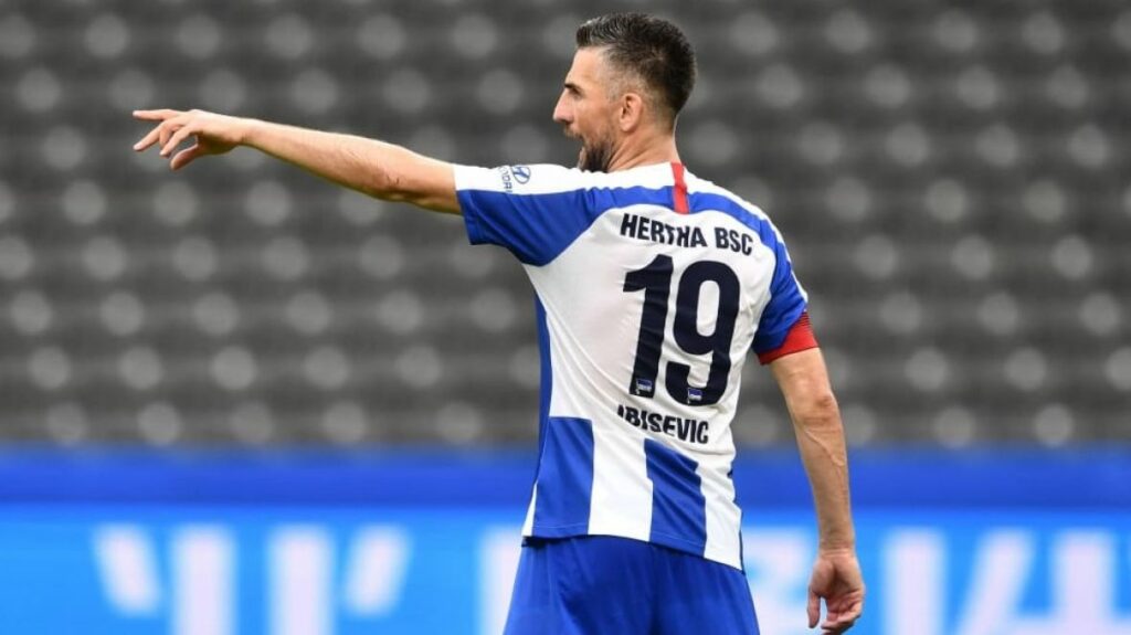 vedad ibisevic herta august2020 kicker