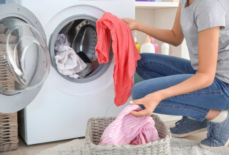 Mašina za pranje veša može biti rasadnik bakterija, čistite je redovno