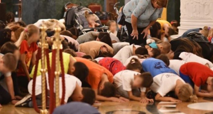 vjerski obred ucenici 1 696x373 1