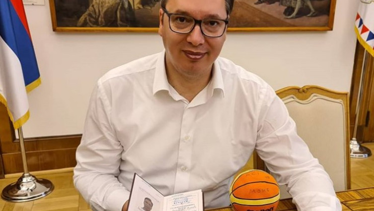 Aleksandar Vučić ponovo studira: Ostvaruje dječačke snove