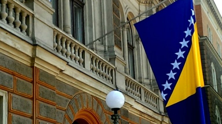 BIH 2017. Još jedna godina haosa, razočarenja i sve glasnijih priča o ratu