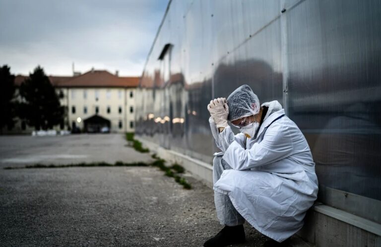 Od koronavirusa u svijetu preminulo 3.000 zdravstvenih radnika