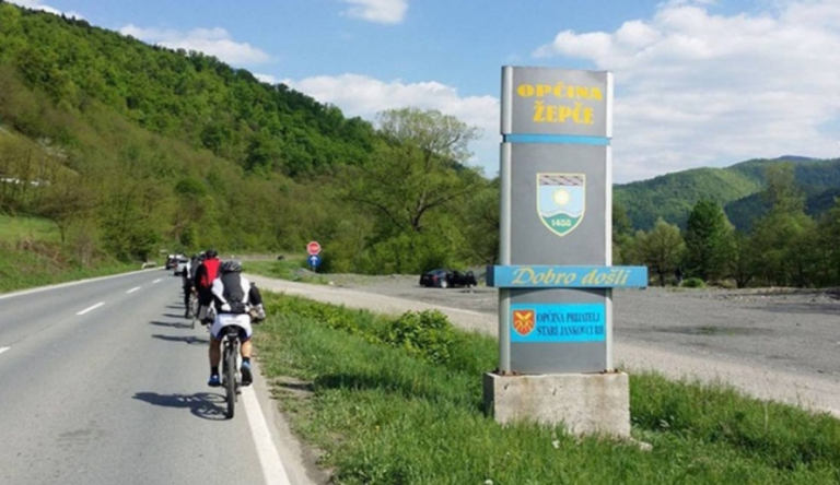 Zbog biciklističke trke od 12 do 16 sati obustava saobraćaja na putu Žepče-Zavidovići